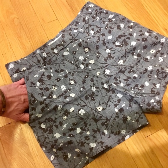 NWOT, GAP, Tailored, Shorts! - Picture 5 of 8